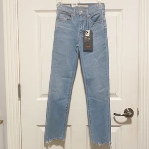 LEVI’S HIGH-RISE STRAIGHT JEANS